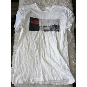 Free Skate Sz. XS “ B’KLYN New York” Themed Tee.